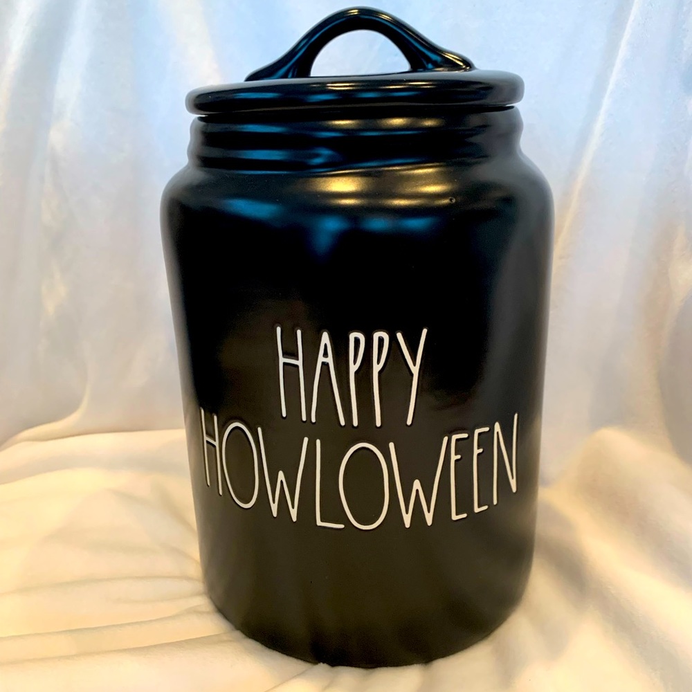 Rae Dunn jar